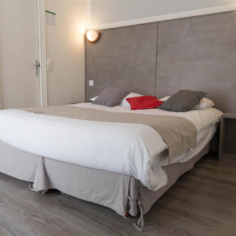 HOTEL PARIS PANAM-PERE LACHAISE-PLACE GAMBETTA-HOPITAL TENON-REPUBLIQUe - Chambre Double - 1
