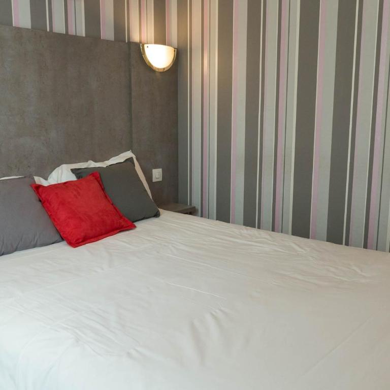 HOTEL PARIS PANAM-PERE LACHAISE-PLACE GAMBETTA-HOPITAL TENON-REPUBLIQUe - Chambre Simple - 5