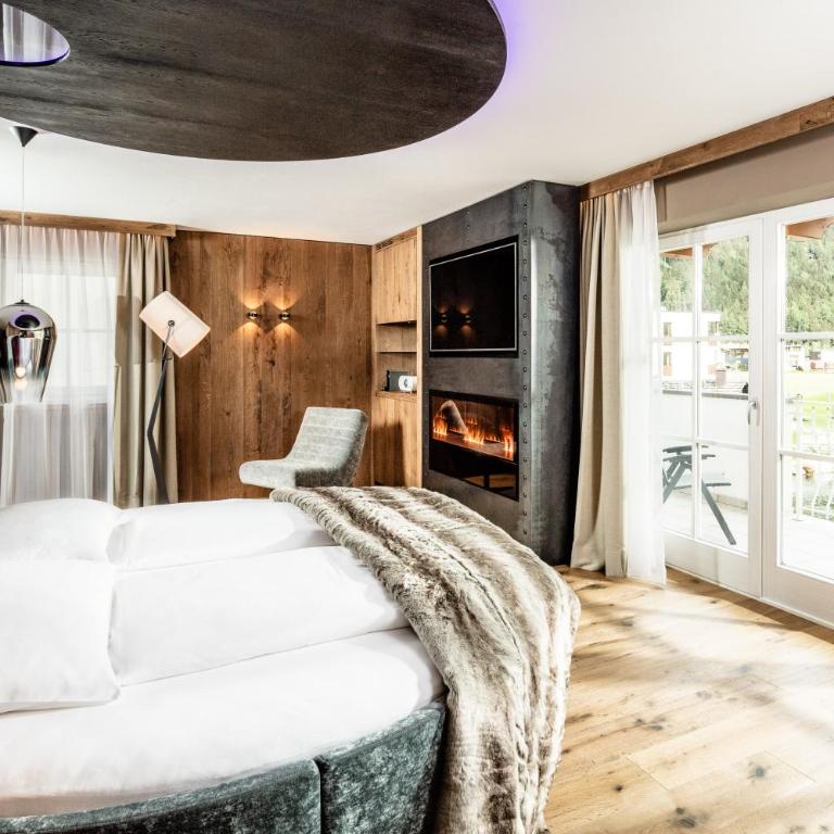 Alpine Luxury SPA Resort Schwarzenstein - Executive Suite - 4