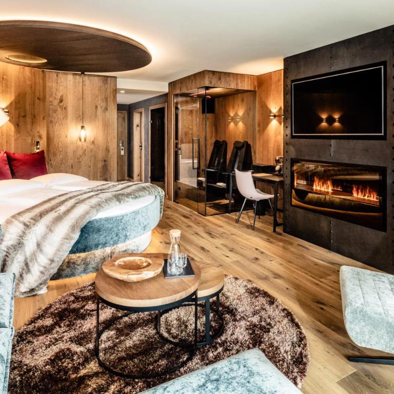 Alpine Luxury SPA Resort Schwarzenstein - Deluxe Suite - 1