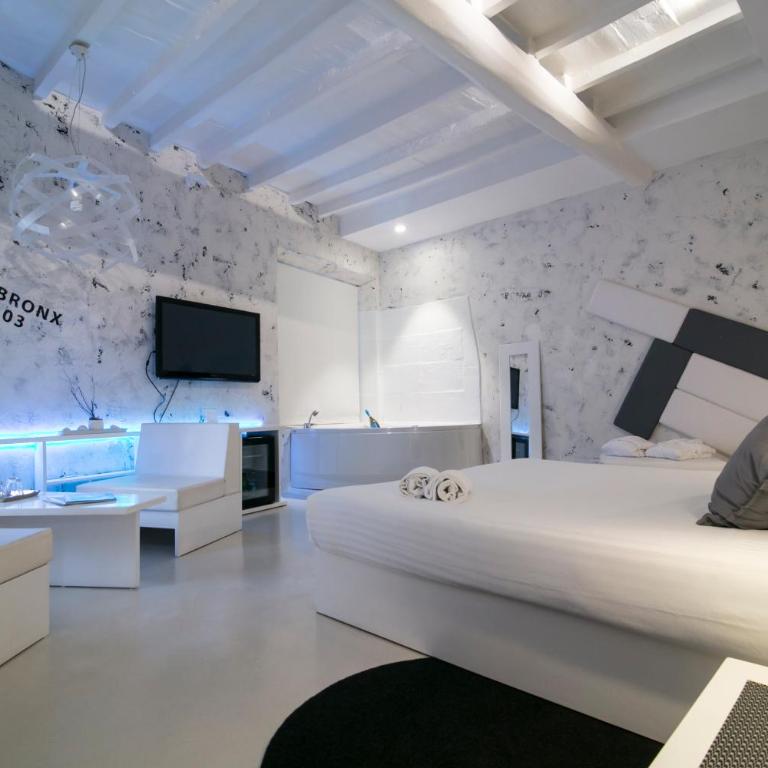 Design&Art Pie' - cozy & romantic moments in the heart of Rome - Suite con Vasca Idromassaggio (2 Adulti) - 6