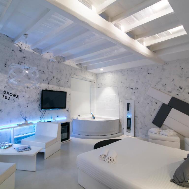 Design&Art Pie' - cozy & romantic moments in the heart of Rome - Suite con Vasca Idromassaggio (2 Adulti) - 1