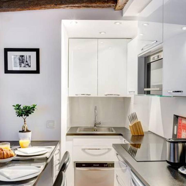 Historic Paris Apartment Steps from Notre Dame and Louvre - Limited Offer - Appartement 1 Chambre - Non-Fumeurs - 2