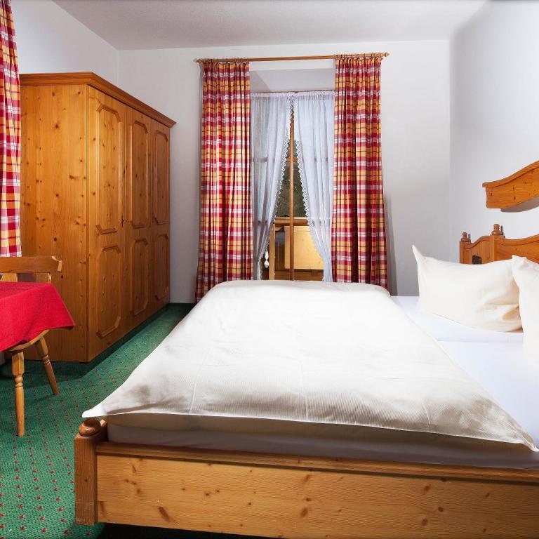 Pension Lugeck - Doppelzimmer mit Balkon - 1
