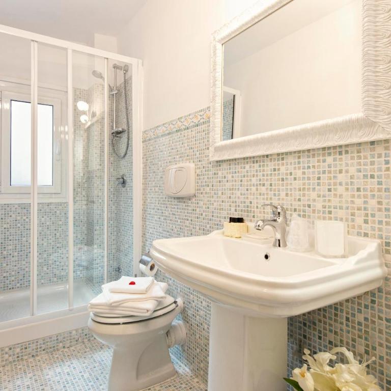 Canova Rooms in Spanish Steps - Camera Matrimoniale/Doppia con Letti Singoli con Bagno Privato - 4