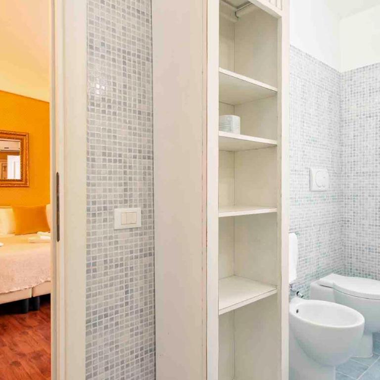 Canova Rooms in Spanish Steps - Camera Matrimoniale/Doppia con Letti Singoli con Bagno Privato - 5