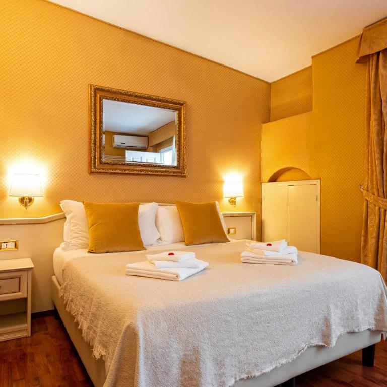 Canova Rooms in Spanish Steps - Camera Matrimoniale/Doppia con Letti Singoli con Bagno Privato - 2