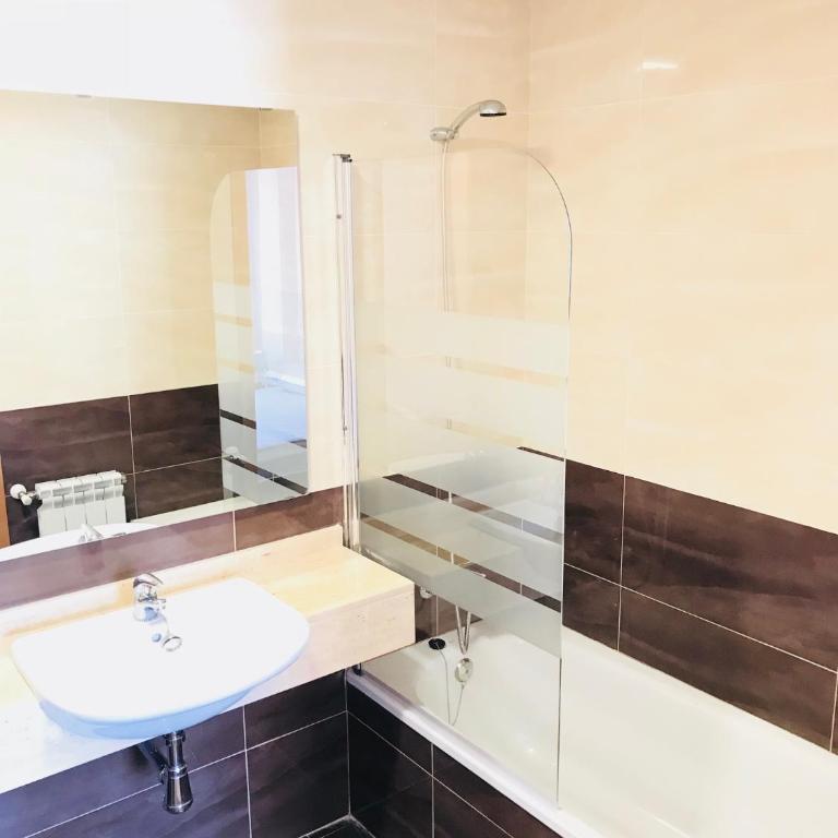 Apartamentos Deluxe Benicasim - Three-Bedroom Apartment - 21