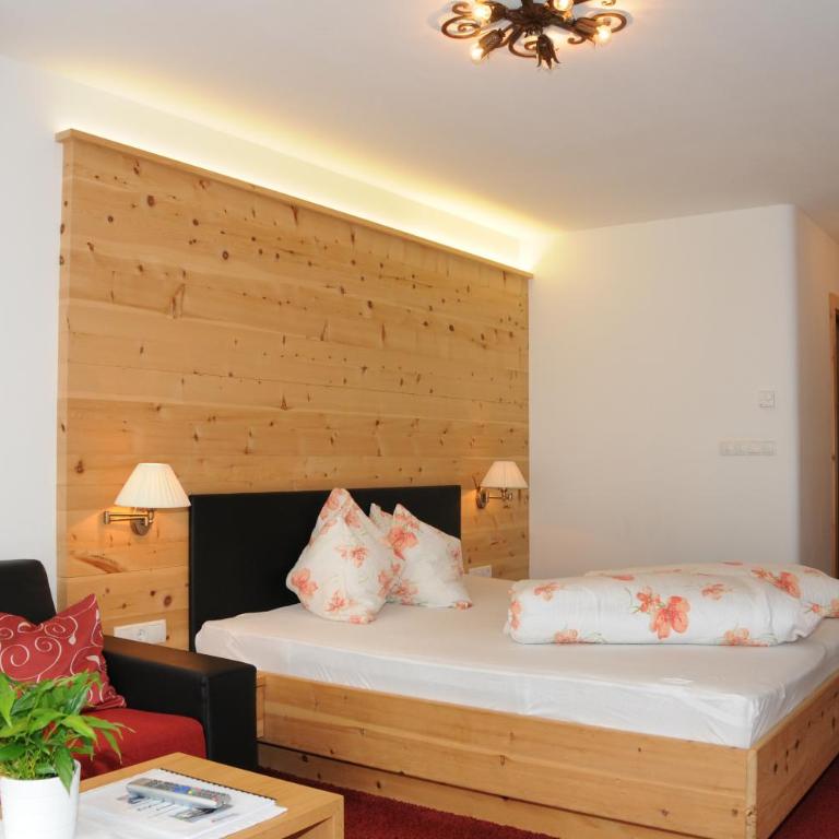 Hotel Restaurant Rosmarie - Camera Familiare con Balcone - 2