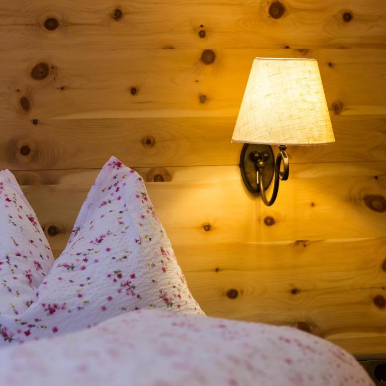 Hotel Restaurant Rosmarie - Camera Matrimoniale Deluxe (2 Adulti + 1 Bambino) - 1