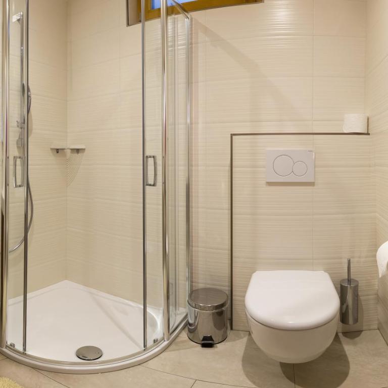 Hotel Restaurant Rosmarie - Camera Matrimoniale Deluxe (2 Adulti + 1 Bambino) - 3