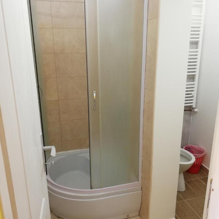 Smeštaj - sobe MARVEL - Dvokrevetna Soba sa Bračnim Krevetom - 14