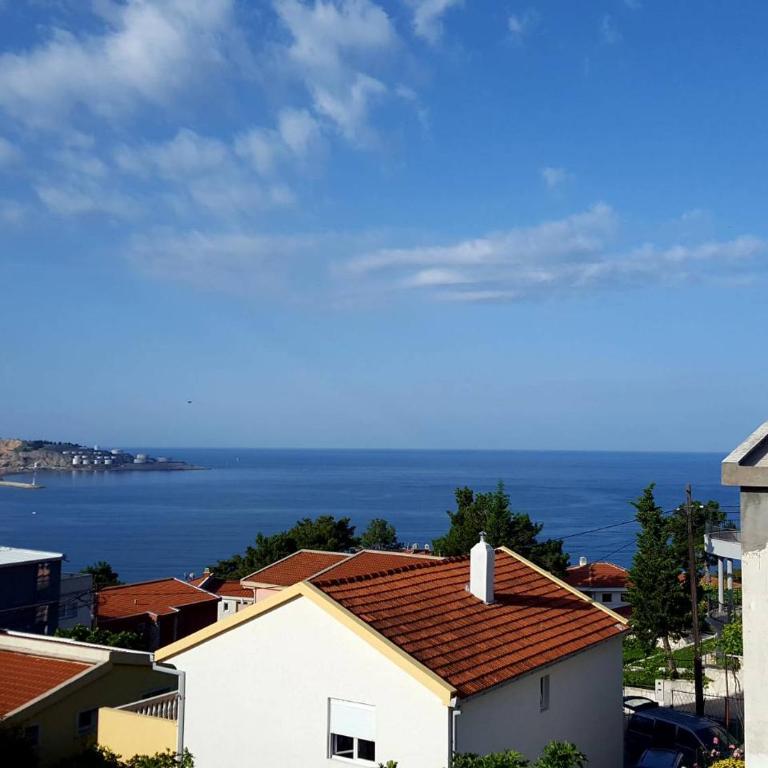 Apartment Sea & Mountain - Villa with Sea View - 21