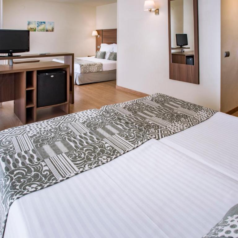 Golden Acqua Salou - Habitación Familiar (2 adultos y 2 niños) - 2