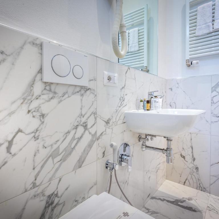 Hotel Emma Small Luxury Hotel - Camera Matrimoniale Economy - 8