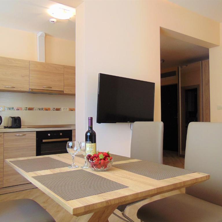 ApartHotel Belvedere Residence Becici Budva - Executive Apartman sa Pogledom na Vrt i More - 7