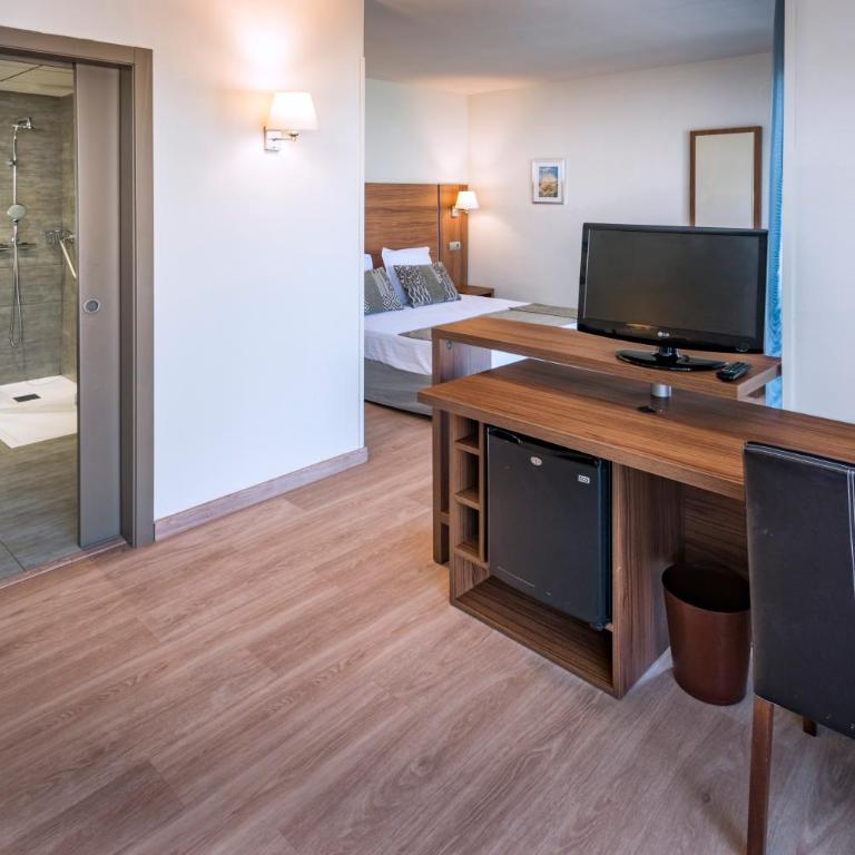 Golden Acqua Salou - Habitación Familiar (2 adultos y 2 niños) - 4