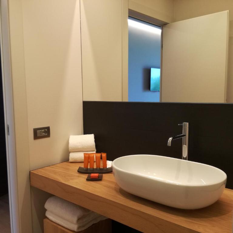 Relais Le Rocche - Camera Deluxe - 3