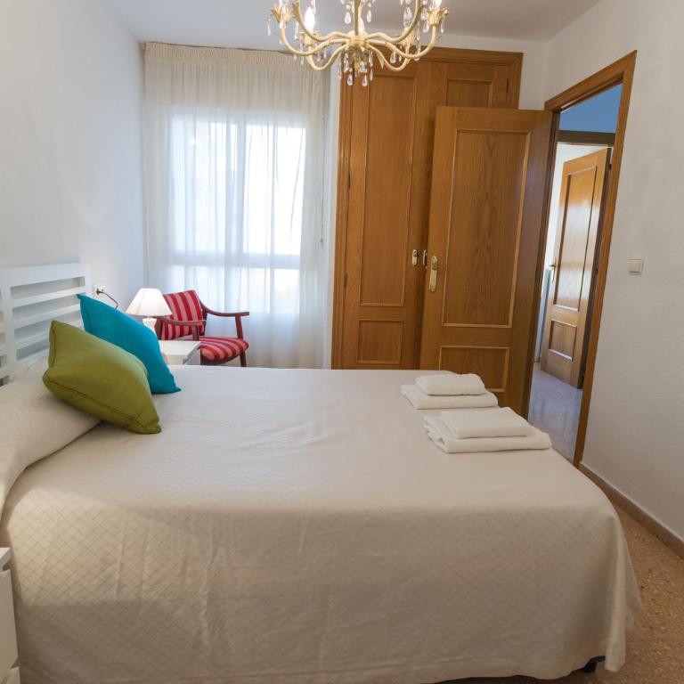 Nations Apartment with pool - Apartment - 13