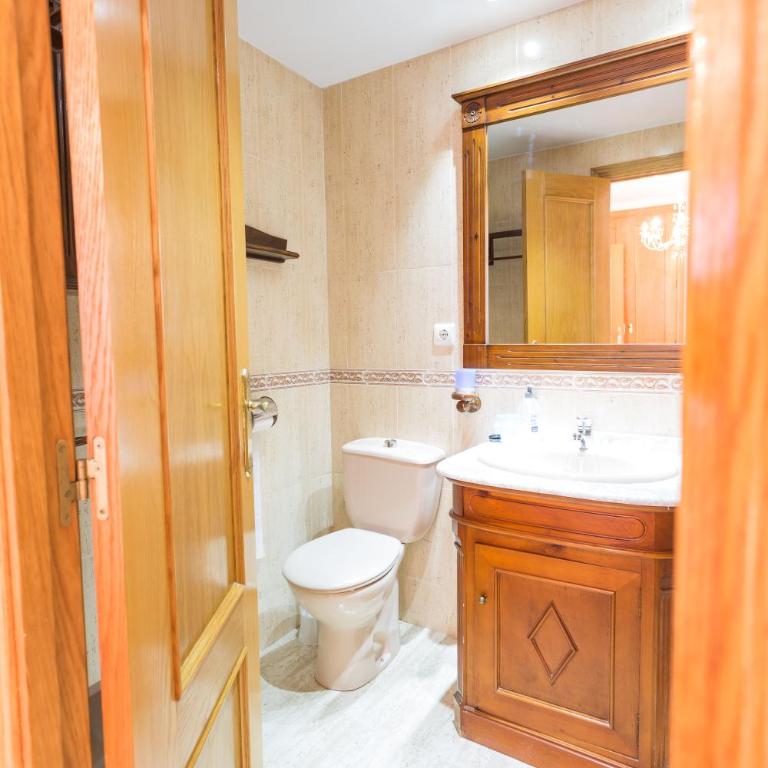 Nations Apartment with pool - Apartment - 16
