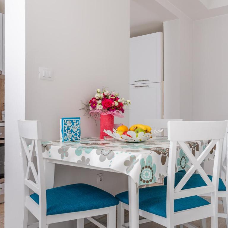 Apartment Azzurro with Pool and Parking - Apartment - 14