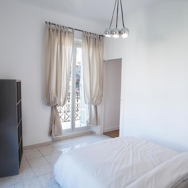 Place au Manege - Apartment with Garden View - 8
