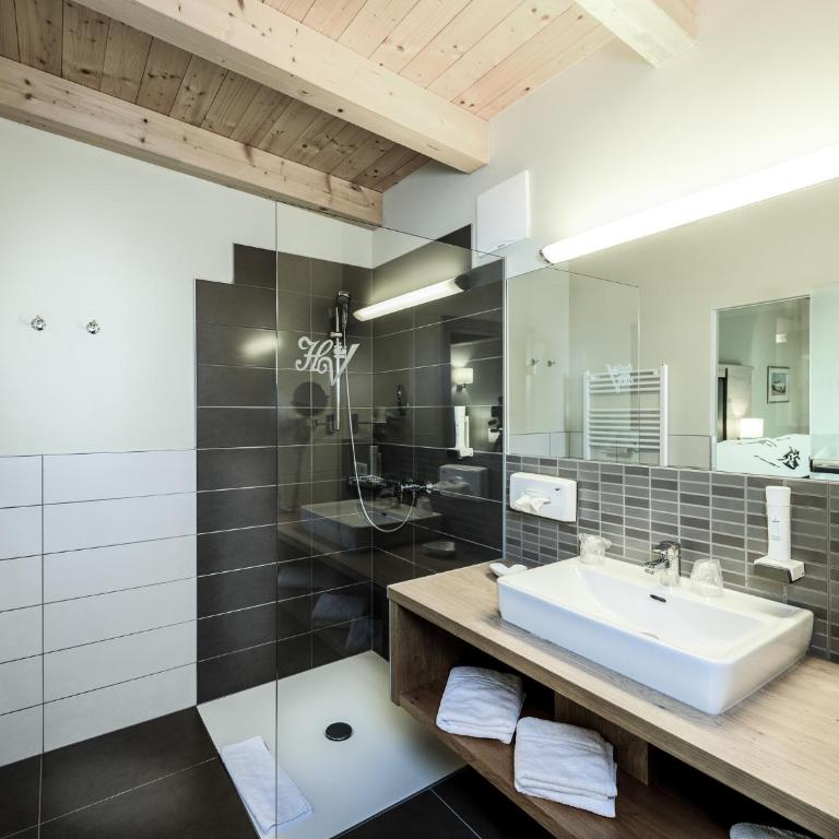 Hotel Victoria - Deluxe Doppelzimmer mit Balkon - 10
