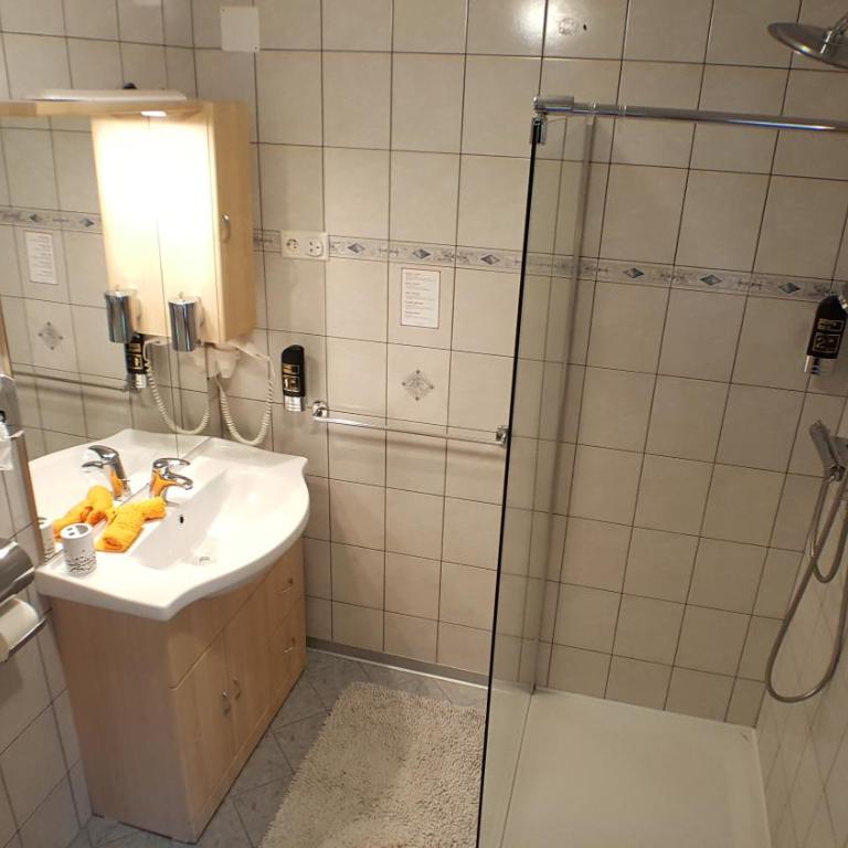 Gasthof Klug zum Ehrensepp - Doppelzimmer mit Balkon - 6