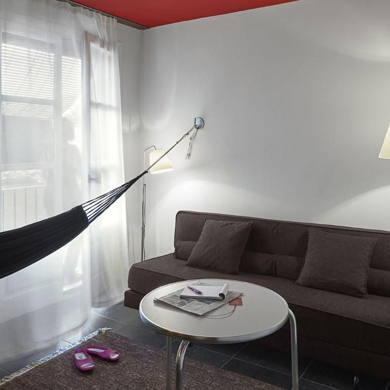 Casa Camper Barcelona - King Room with Garden View - 3