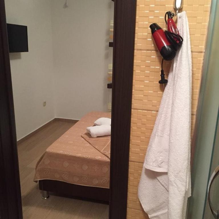 Guesthouse Marko - Deluxe Double Room with Balcony - 7