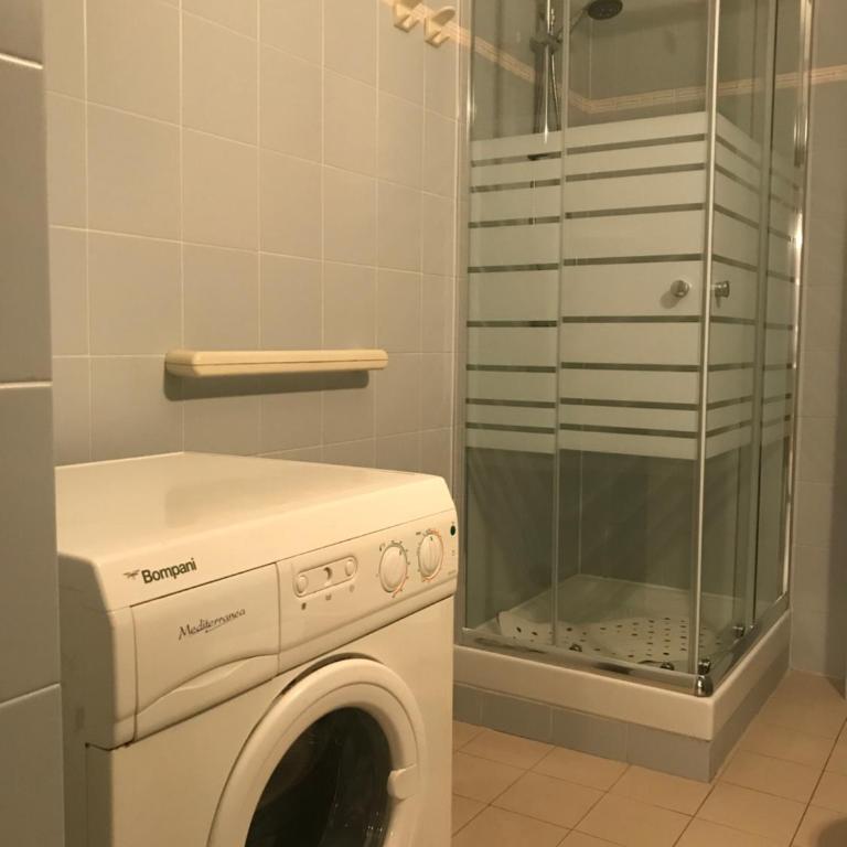 Residence Viale Venezia - Appartamento con 2 Camere da Letto (5 Adulti) - 3