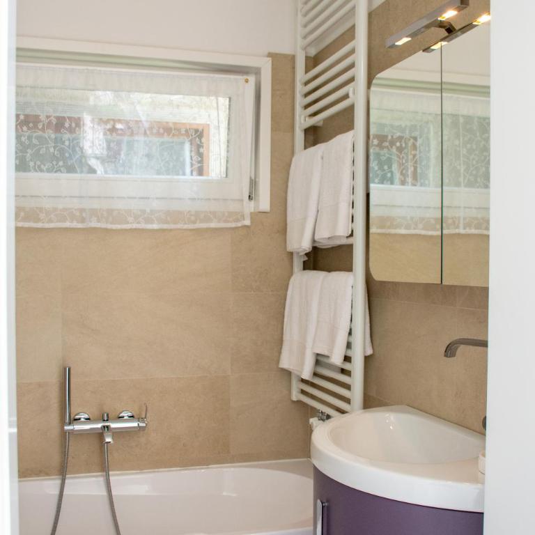 Residenza Romantica - Camera Matrimoniale Deluxe con Bagno Privato Esterno - 15