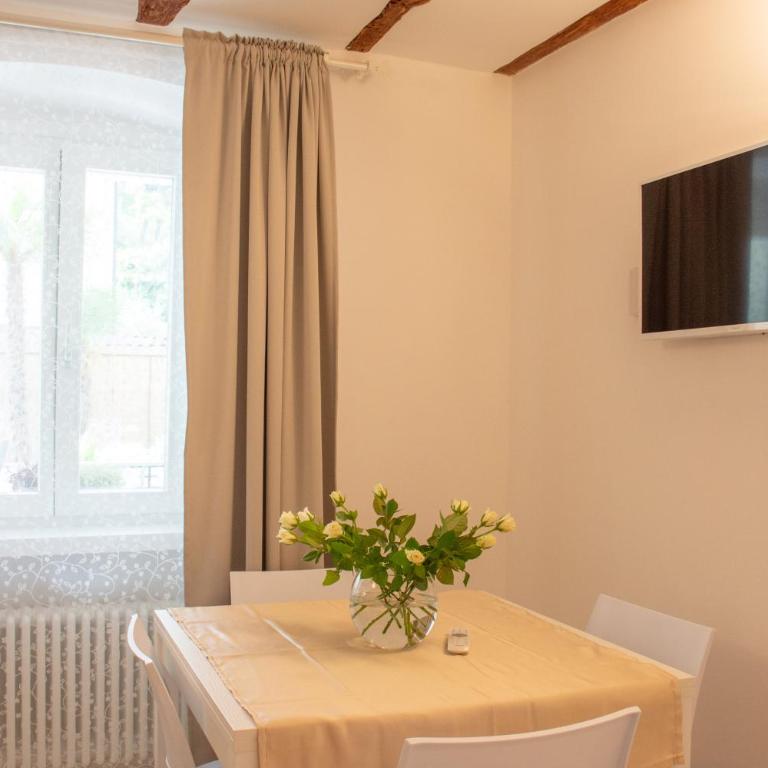 Residenza Romantica - Camera Matrimoniale Deluxe con Bagno Privato Esterno - 8