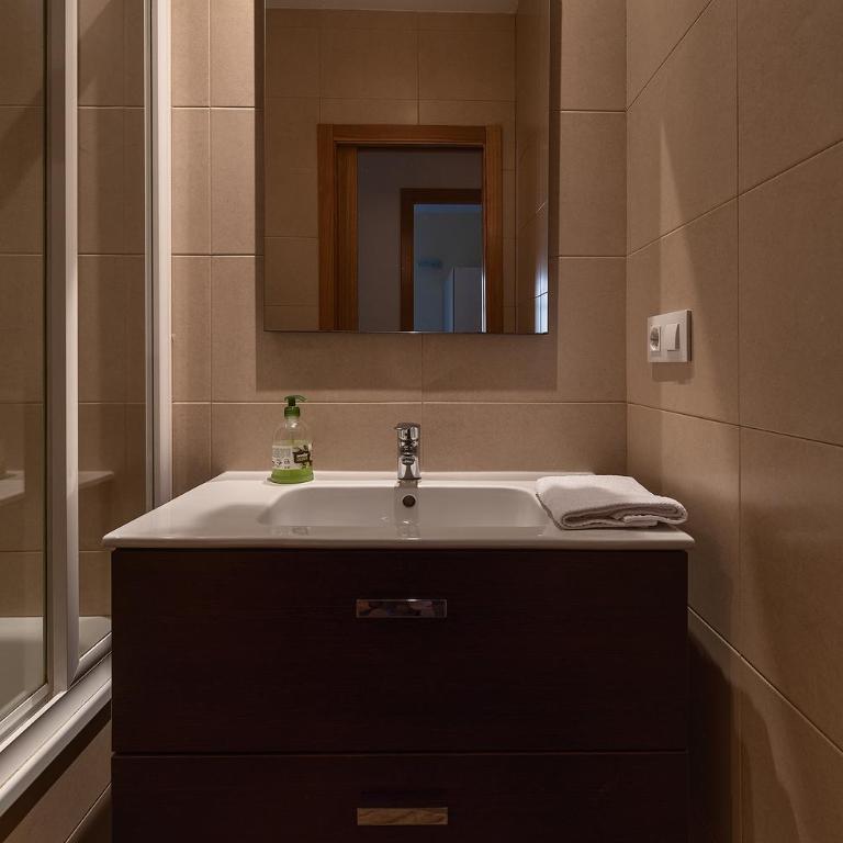 Apartamentos Mirando Llanes - Two-Bedroom Apartment - 9