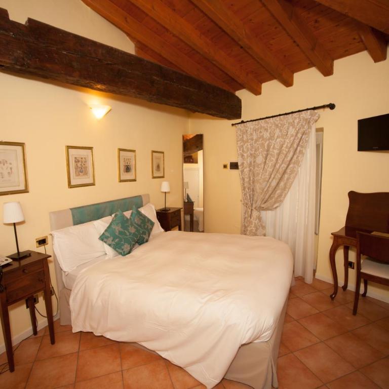 Albergo Orologio - Camera Matrimoniale - 9