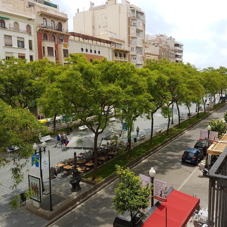 ApartSuits Tarragona Rambla Nova 24 - Apartamento con balcón - 10