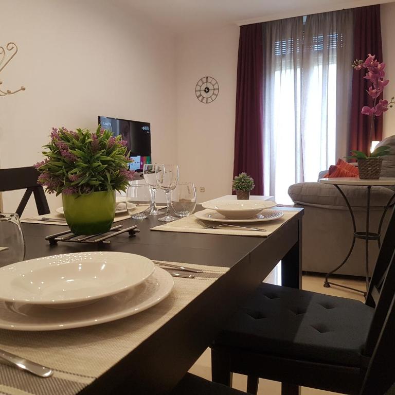 ApartSuits Tarragona Rambla Nova 24 - Apartamento con balcón - 1
