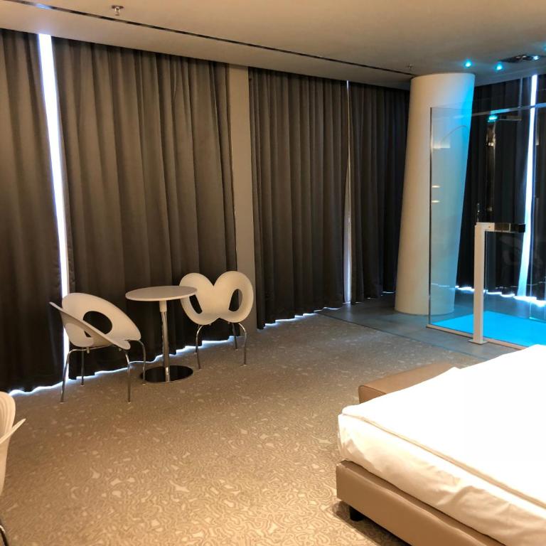 Best Western Plus Net Tower Hotel Padova - Camera Matrimoniale Deluxe con Doccia - 4