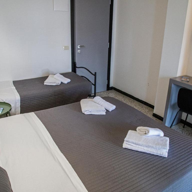 Hotel Hollywood Nuova Gestione 2026 - Triple Room with Balcony - 3