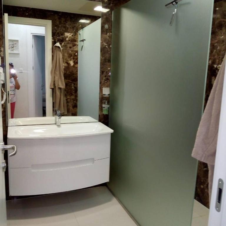 DeLux and Urban apartments Hotel Tre Canne Budva - Deluks Apartman - 24