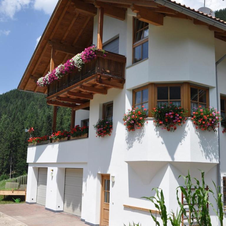 Apartment Christian Welschnofen - Aktiv, Genuss und Natur in den Dolomiten, nahe am Karersee, inklusive Eggental Guest Card - One-Bedroom Apartment with Terrace - 2