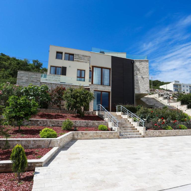Villa Semiramis - Vila - 4