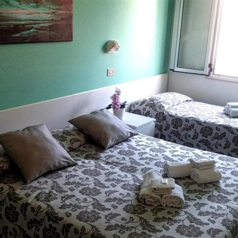 Hotel Rosalba - Standard Quadruple Room - 1