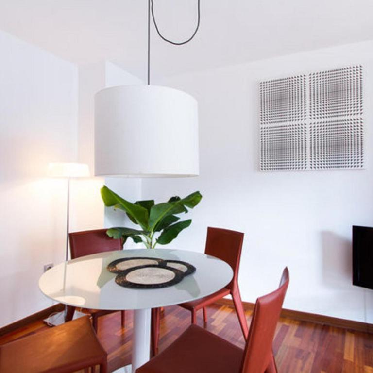 Happy Apartments Valencia - Two-Bedroom Apartment with Terrace (5 Adults) - 4