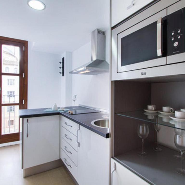 Happy Apartments Valencia - Two-Bedroom Apartment with Terrace (5 Adults) - 5
