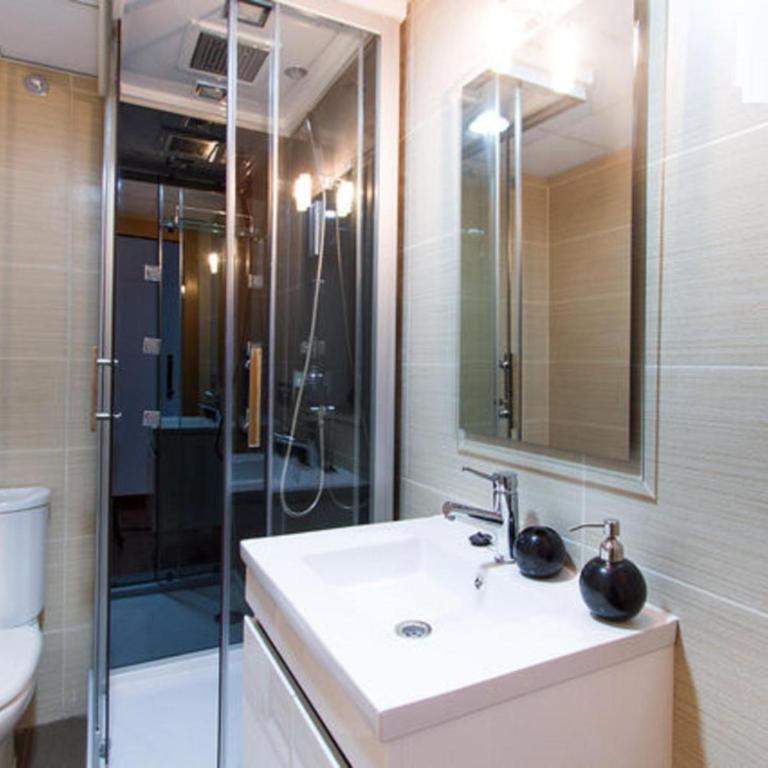 Happy Apartments Valencia - Two-Bedroom Apartment with Terrace (5 Adults) - 6
