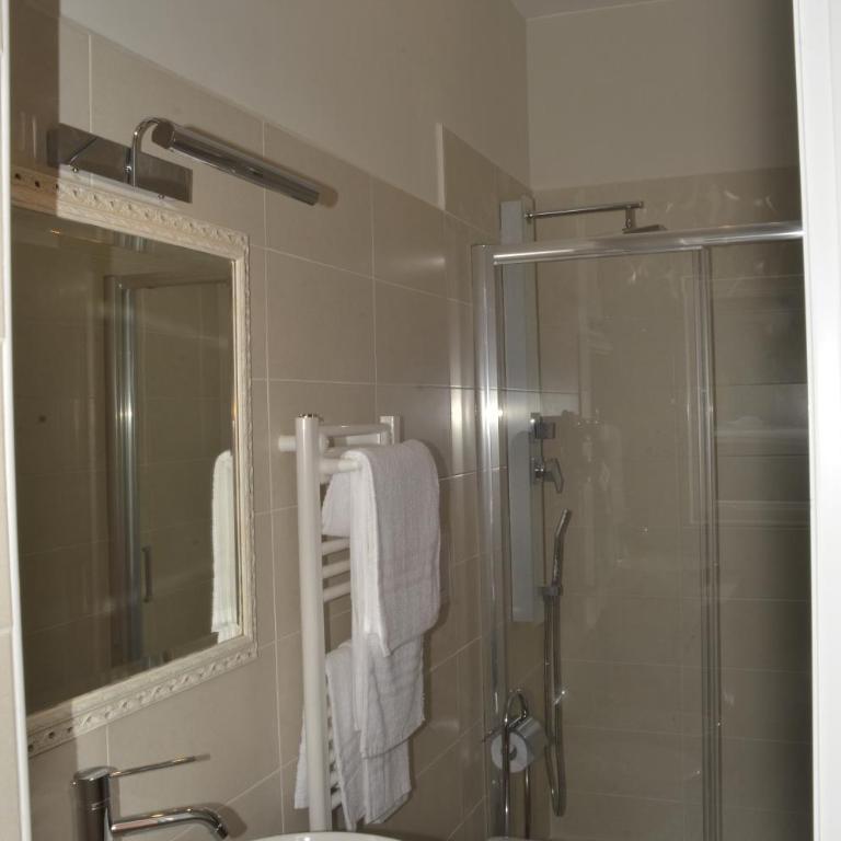 L’OPERÀ - Deluxe Double or Twin Room - 6