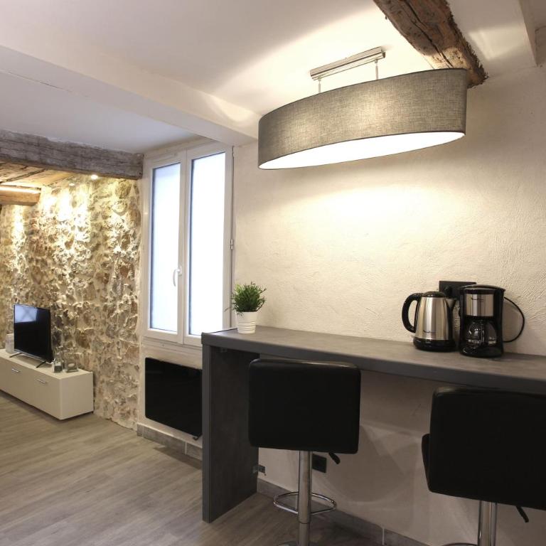 GregBnb - T2 Ancien et moderne - 15min Gare - Apartment - Ground Floor - 16