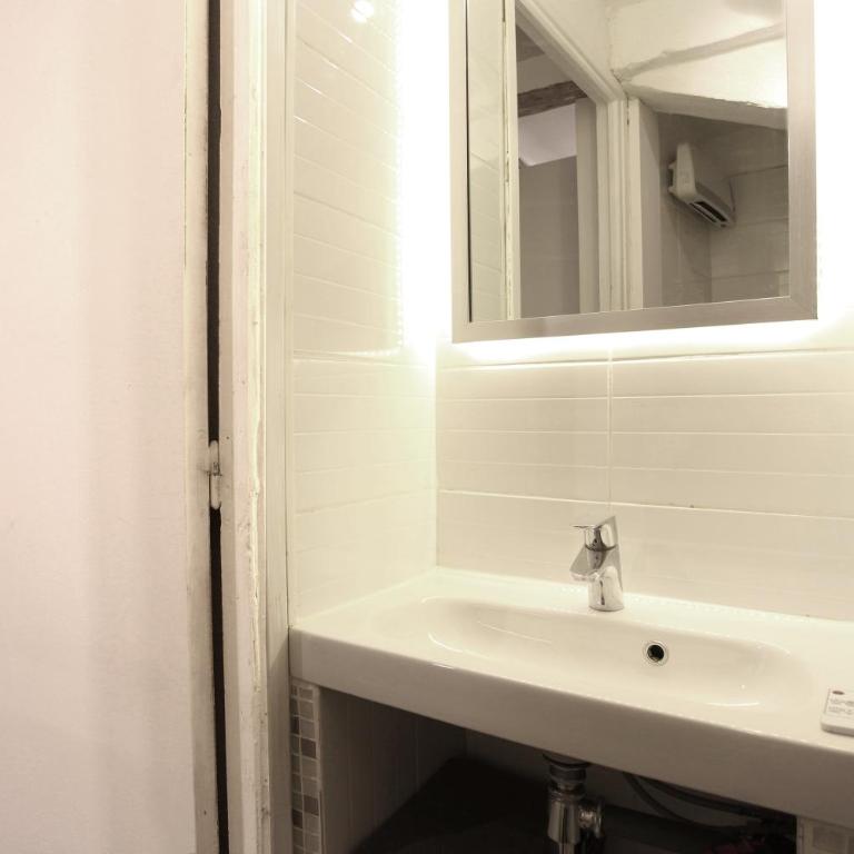 GregBnb - T2 Ancien et moderne - 15min Gare - Apartment - Ground Floor - 25