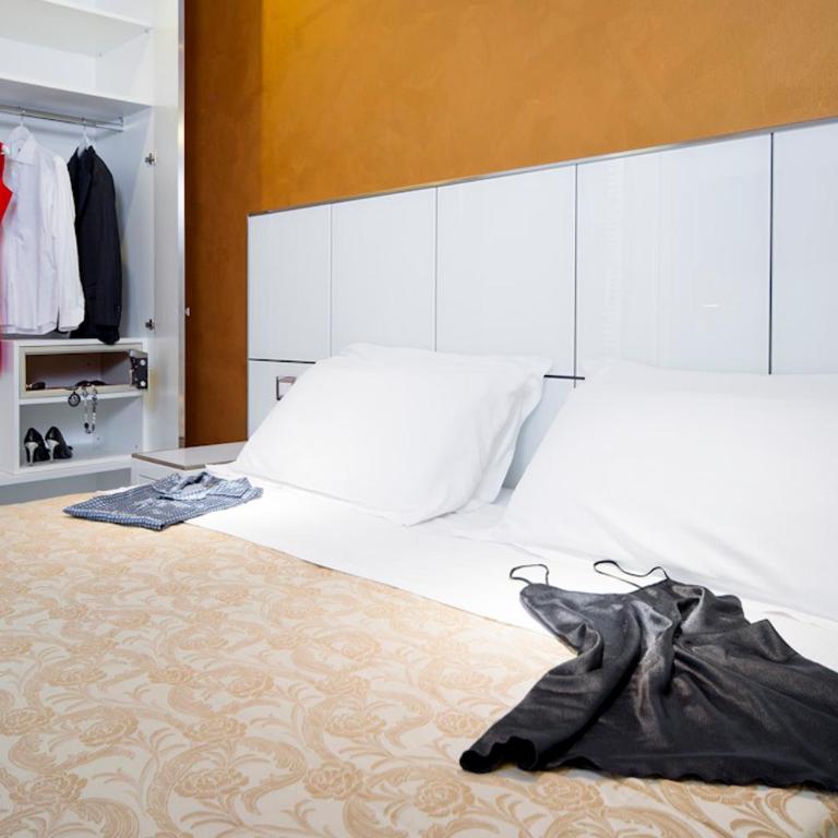 Atmosphere Suite Hotel - Junior Suite con Balcone (2 Adulti) - 9